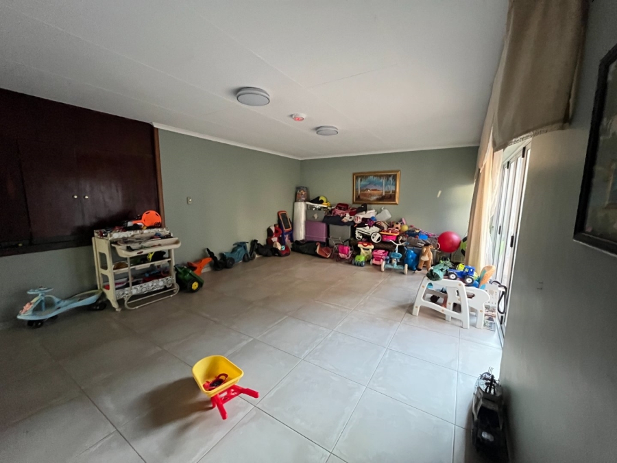 5 Bedroom Property for Sale in Van Der Hoff Park North West